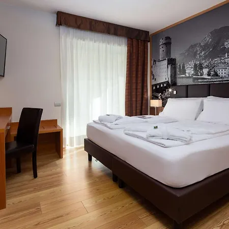 Hotel Western Adige 4*